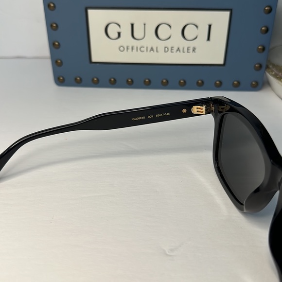 Authentic GUCCI GG0824S 005 square sunglass  black frame with grey lenses - Picture 9 of 13
